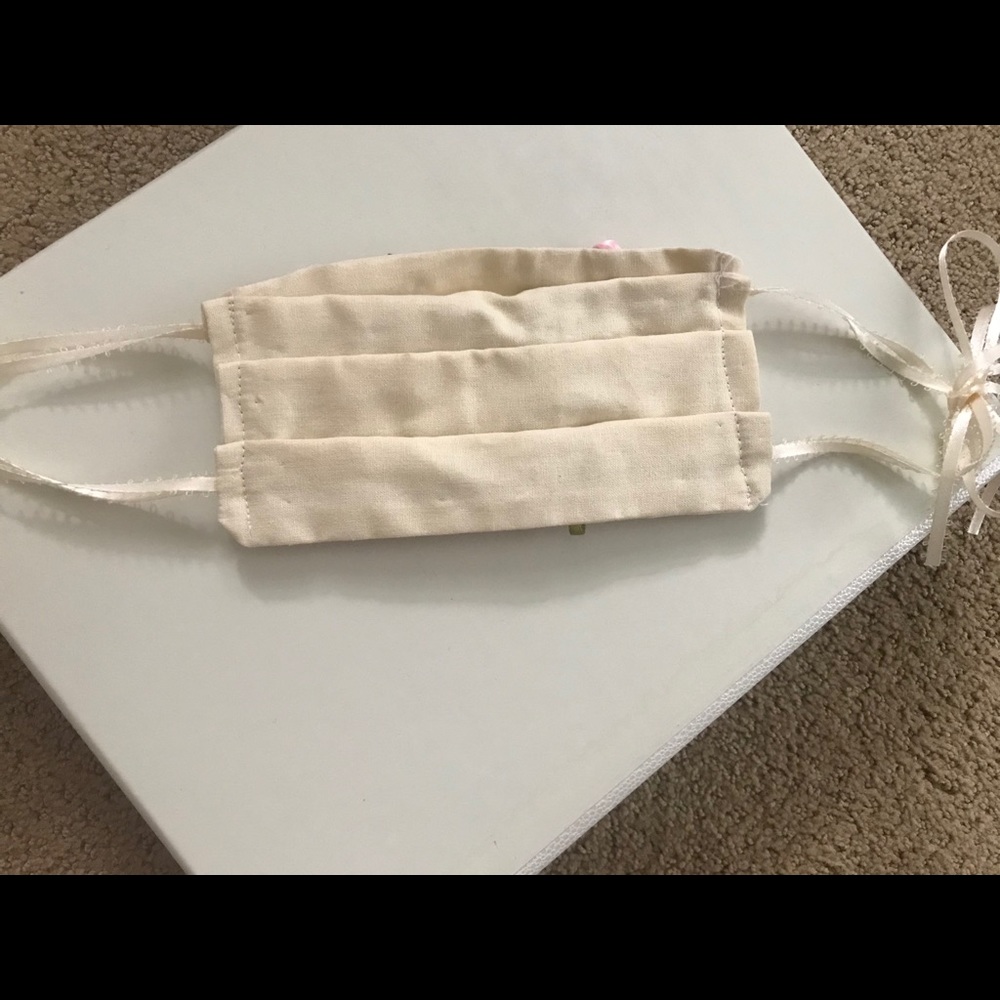 Beautiful rose face mask - Picture 4 of 5